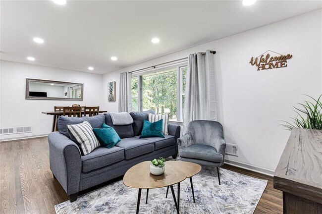 Photo - 1300 Wichita Dr SW