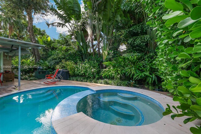 Photo - 79 Shore Dr W