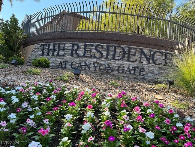 Photo - 2200 S Fort Apache Rd Unidad 2028