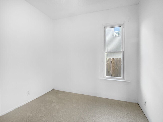 Photo - 728 Baxter St SE Unit 1