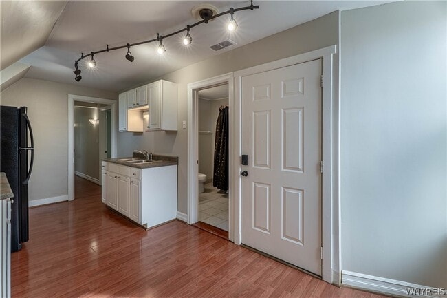 Photo - 117 Bidwell Pkwy