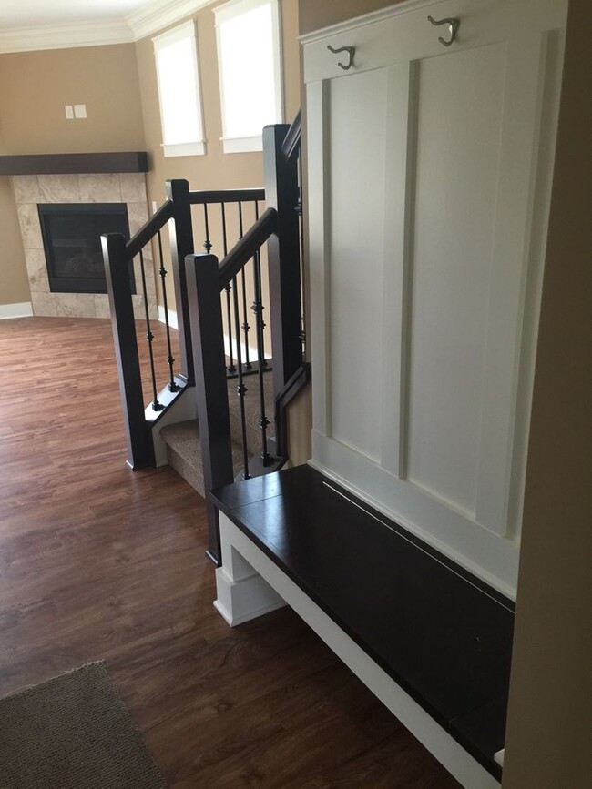 Building Photo - 3 bedroom 2 1/2 bath house for rent