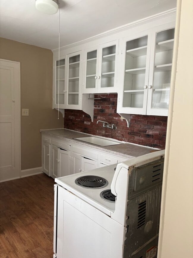 Photo - 5446 Harrison St Unit 5446 Harrison St. 2F