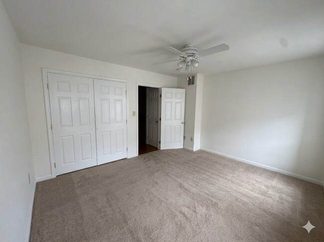 Photo - 4720 Fowler St