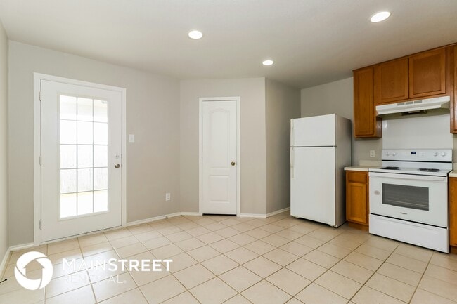 Photo - 13521 Coomes Dr
