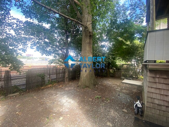 Photo - 18 Sawyer Ter Unit 1