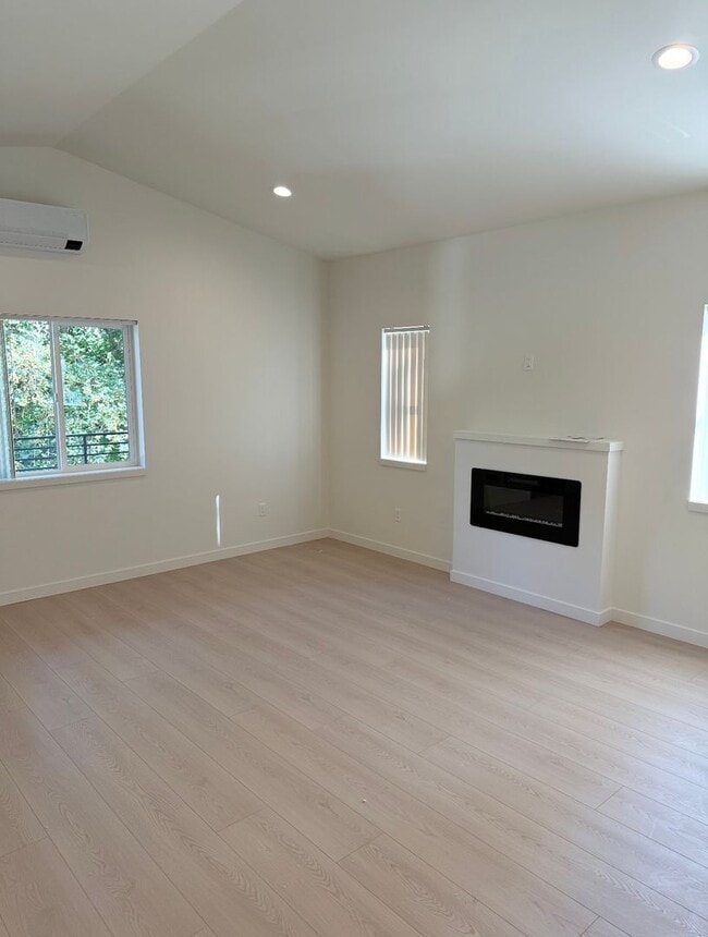 Photo - Duplex in CDA !