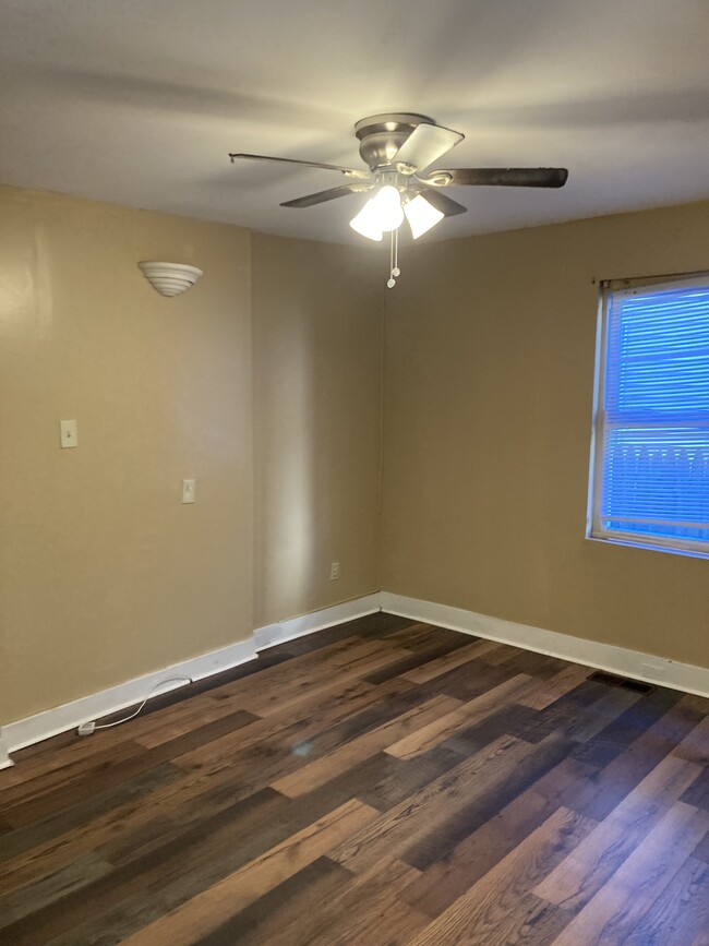 Photo - 210 Farnham St