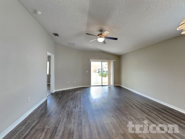 Photo - 533 Scarlet Maple Ct