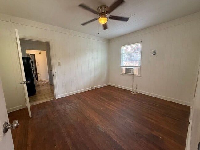 Pensacola - 3 bedroom, 1 bathroom - Old Style Shotgun Home with Original Charm