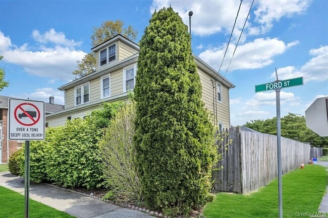 29 Ford St