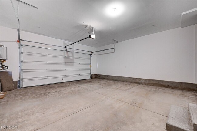 Building Photo - 600 Carriage Hill Dr Rental