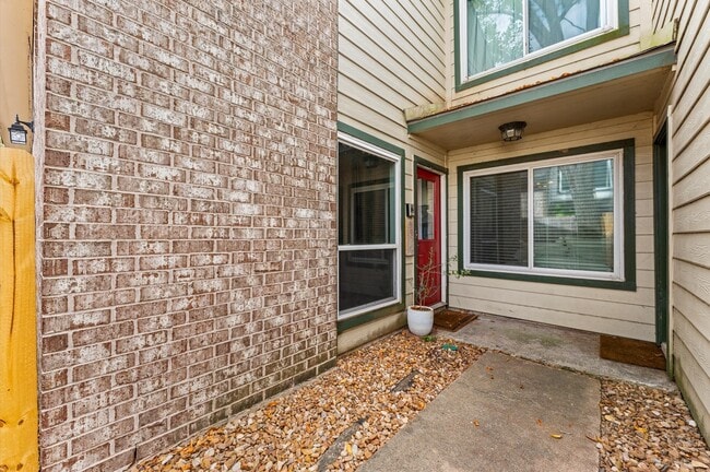 Photo - 1504 Early Ln