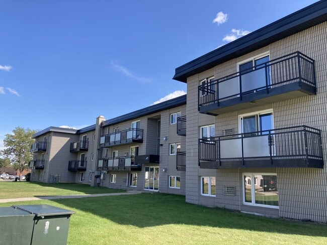 Building Photo - Lord and Lady Albert Apartments