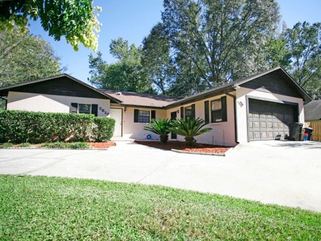 Building Photo - Charming 3-bedroom, 2-bathroom home located in the desirable Heatherwood community.