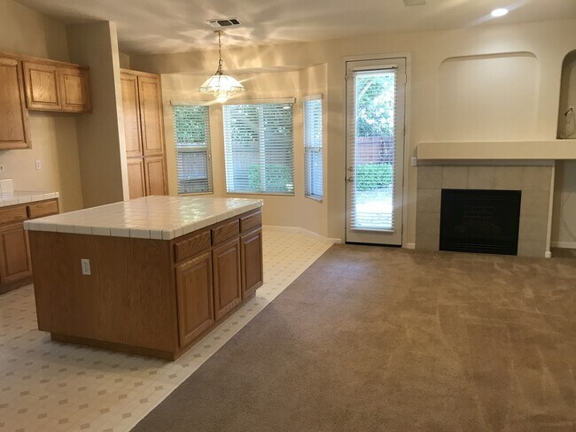 Photo - Beautiful 4 Bedroom, 2.5 Bath Master BR downstairs Tracy Home