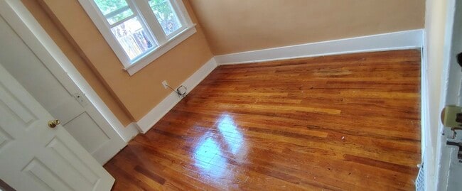 Photo - 1562 Jackson St
