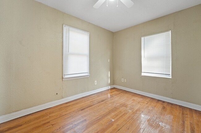 Photo - Great 2 bed 1 bath near Texas Tech and the Medical District now available.