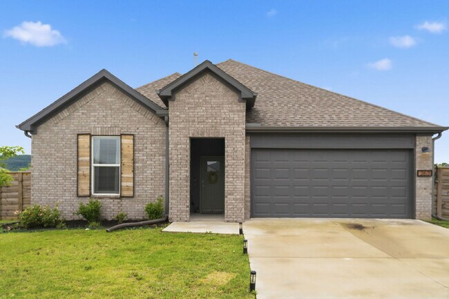 Building Photo - Quiet 4 Bedroom Oasis in Farmington