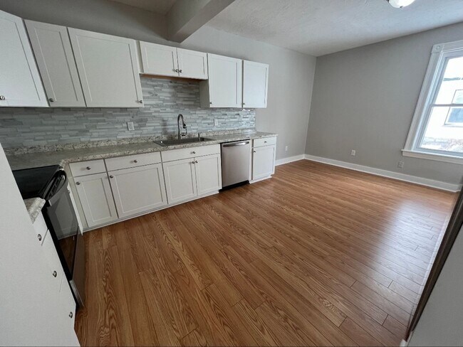 Photo - 141 Laurel St Unit 1