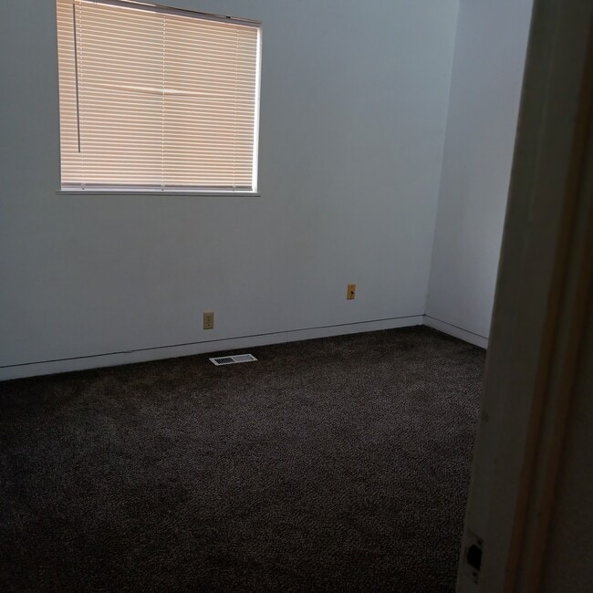 Photo - 536 Tulipan Way