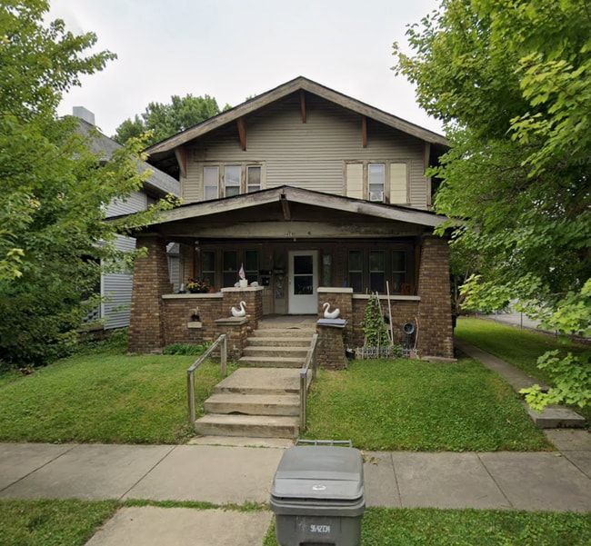 Building Photo - 2261 E Adams St Unit 2