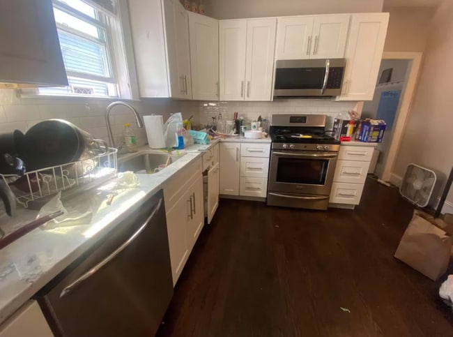 Photo - 70 Bromfield Rd Condo