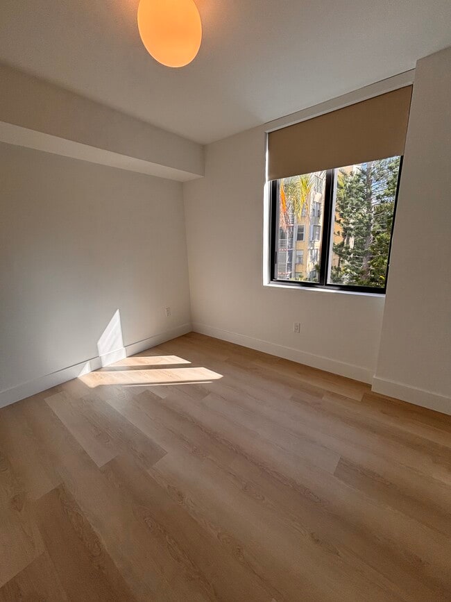 Photo - 2596 NE 182nd Ter Unit A2