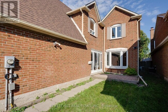 Photo - 300 Conley St