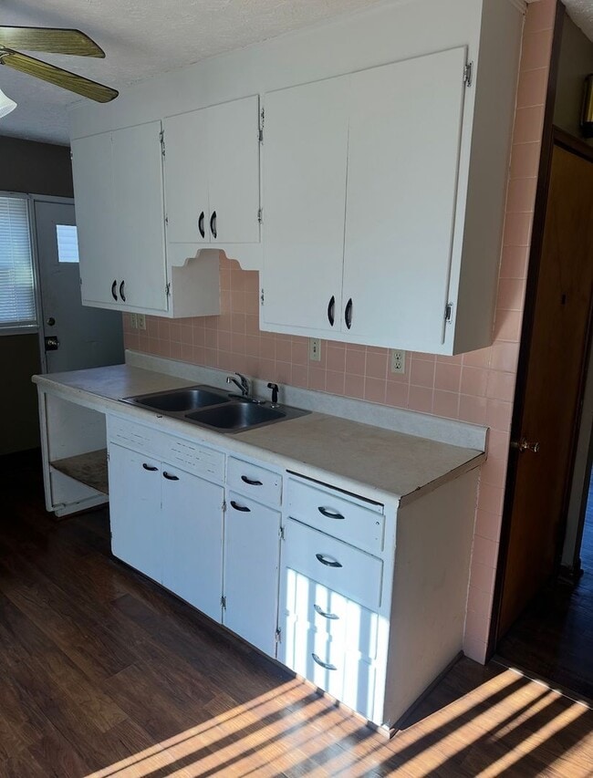 Photo - 1811 W 13th St