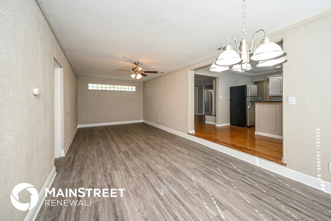 Photo - 3750 28th Ave N