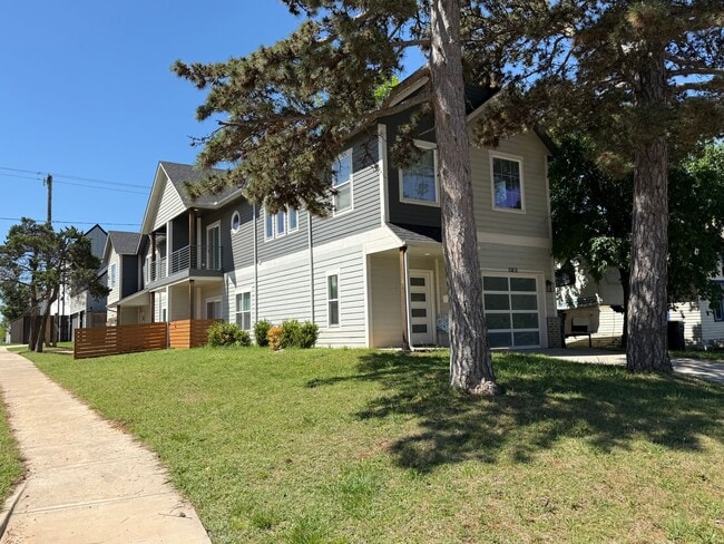 Photo - 148 NE 15th St
