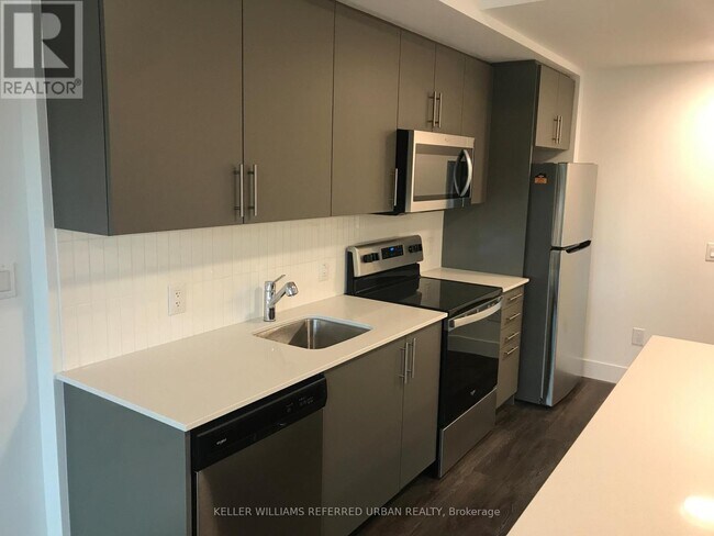 Photo - 26 Lowes Rd W Unité 208