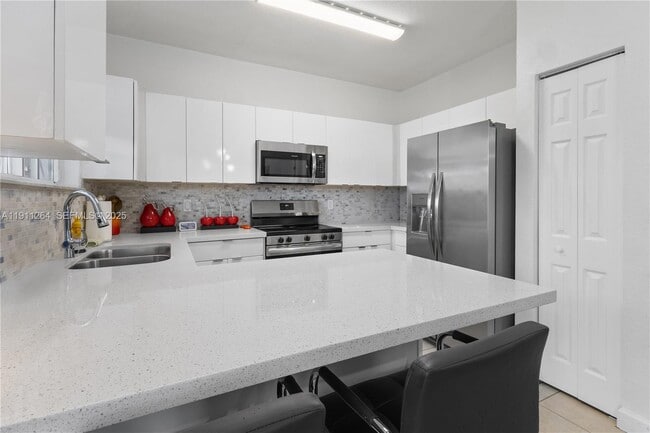 Photo - 2741 NE 4th St Unit 103