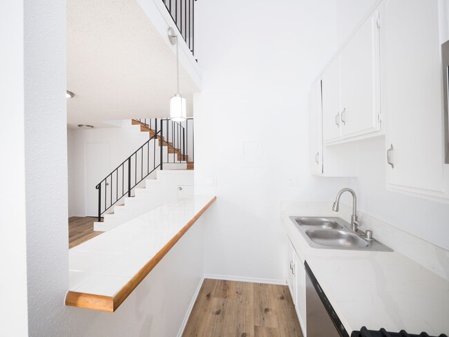 Photo - 5708 Tujunga Ave