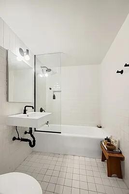 Photo - 465 W 23 St Unidad 6G