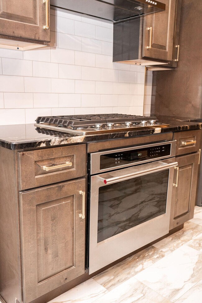 Photo - 275 S Limestone Unit 150