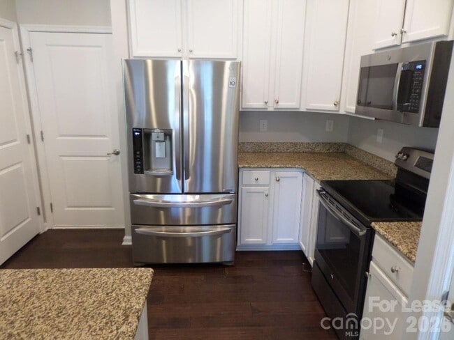 Photo - 3339 Major Samuals Way