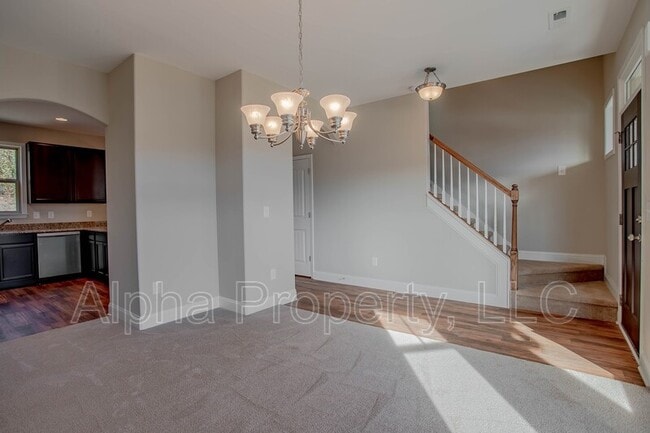 Photo - 104 Creekland Wy