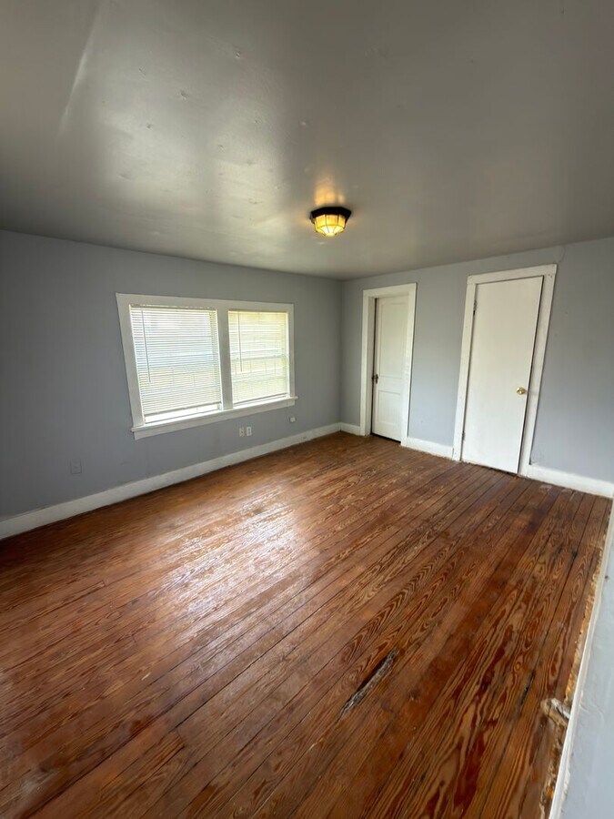 Photo - 2304 Avenue V Unit A