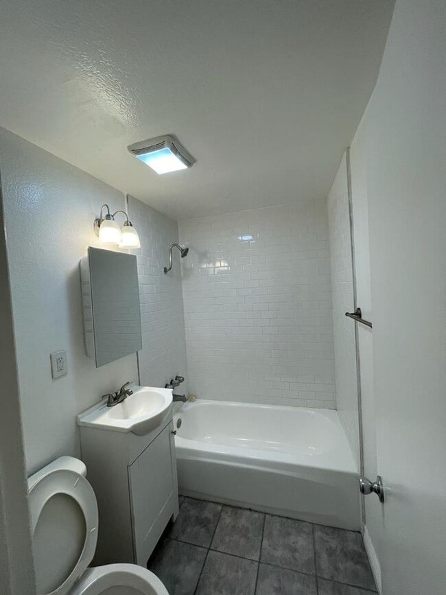 Photo - HAP PARTNERS V LLC-4234