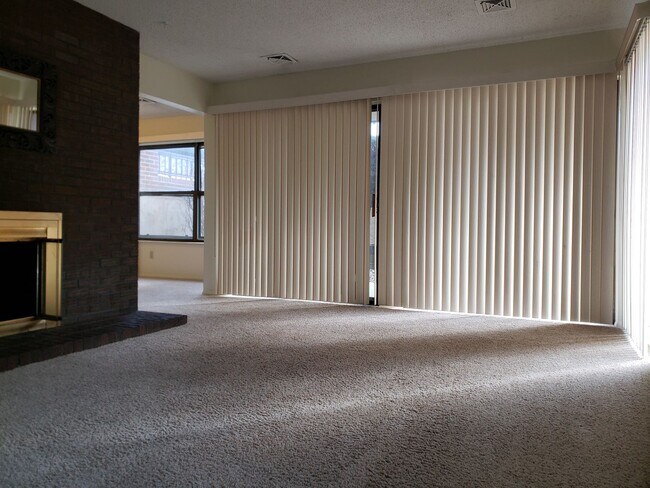 Photo - Sunny and Quiet Garden Level 3 bed, 2 bath... Unidad D1