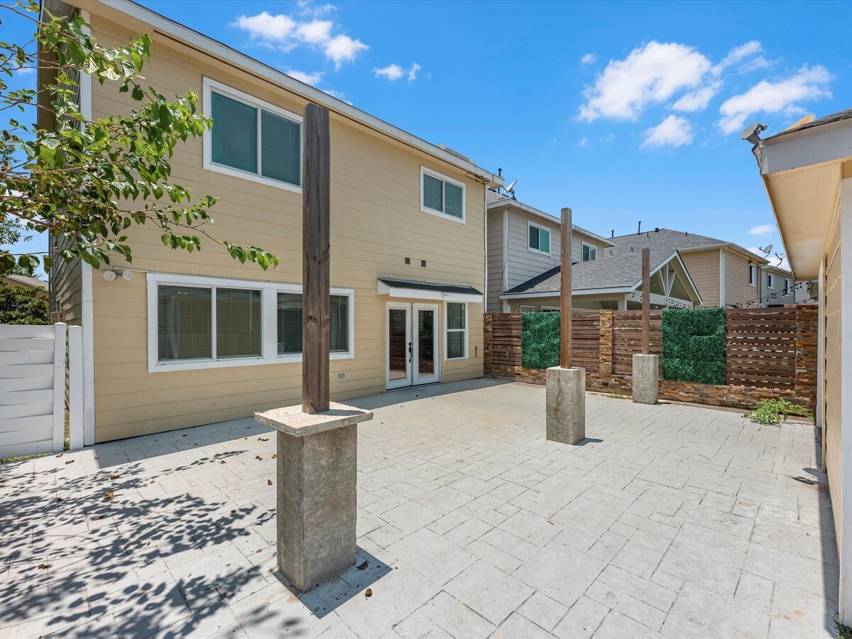 Photo - 6131 Settlers Lake Cir W
