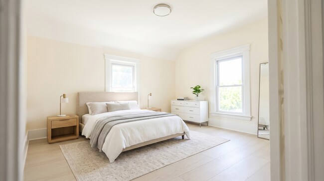 Photo - 420 W 12th St