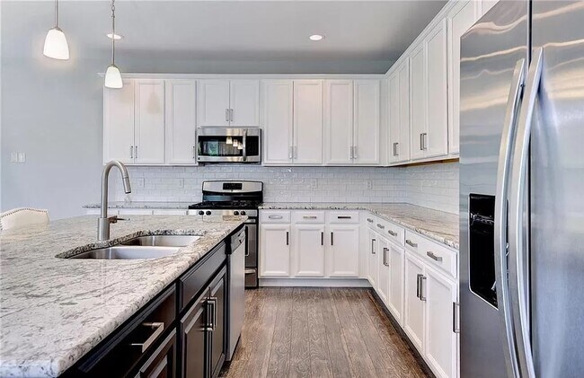 Photo - 4715 Minutemen Way