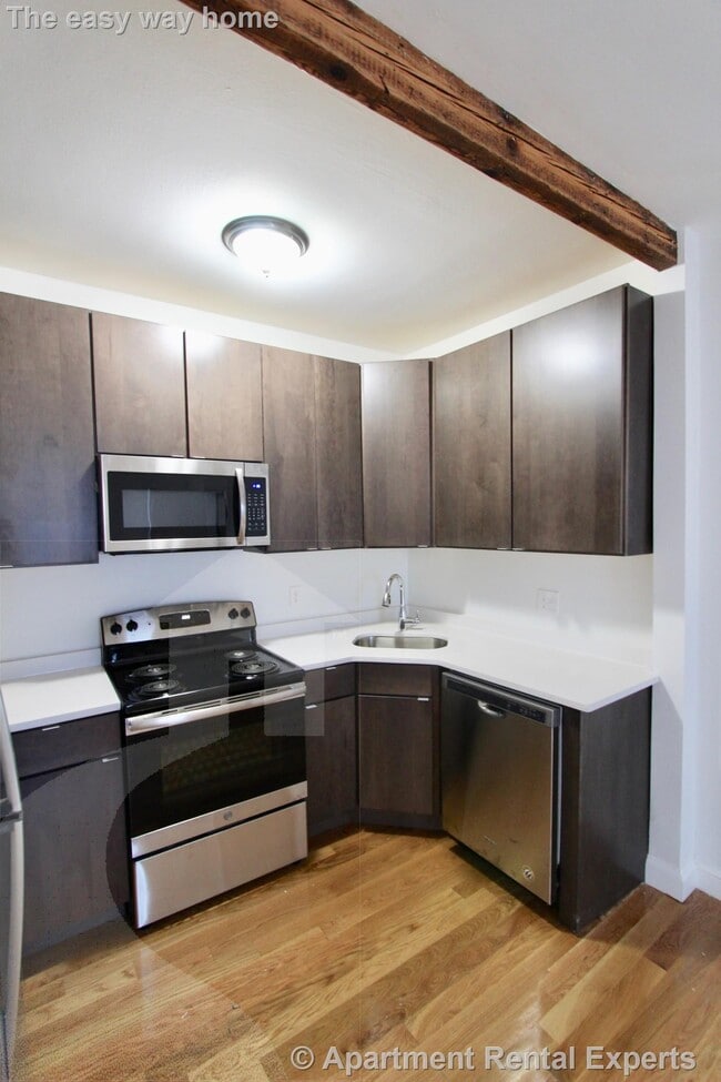 Building Photo - 55 Forest Ave