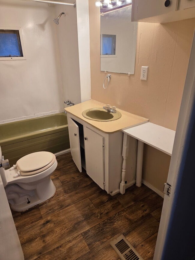 Photo - 2827 Friendly Ln