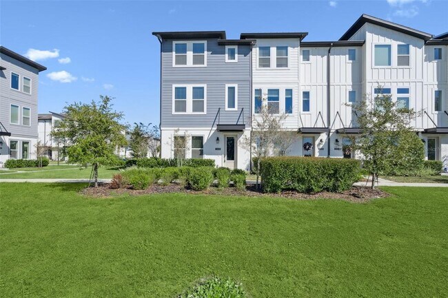 Photo - 12620 Willstatter Ave