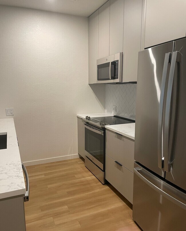 1380 N Uvalda St Unidad A1