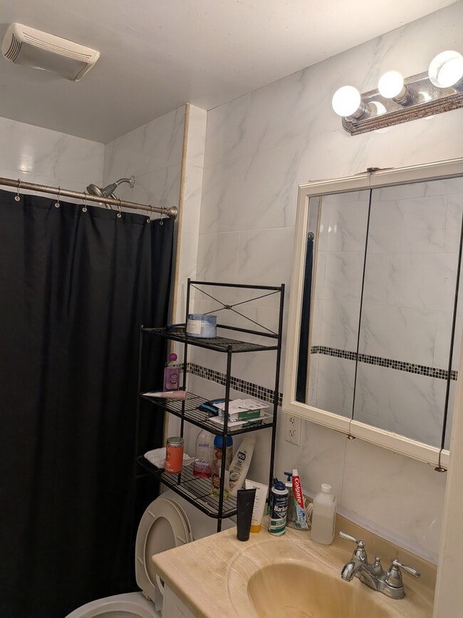 Photo - 4413 65th St